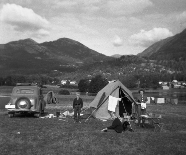 Moskwich 1954 camp tent